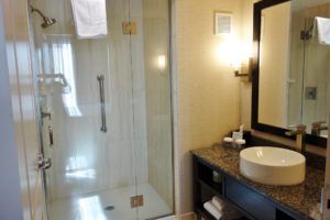 Bathroom Embassy Suites Elizabeth NJ Review