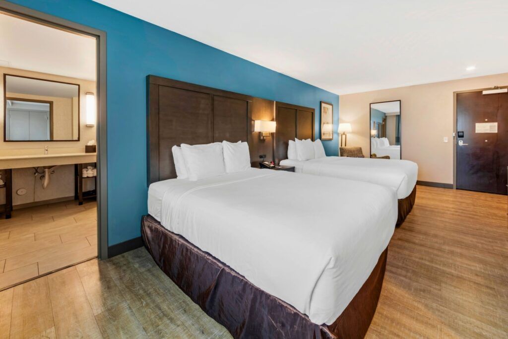 Comfort Inn and Suites is one of the best hotels near Miami cruise port