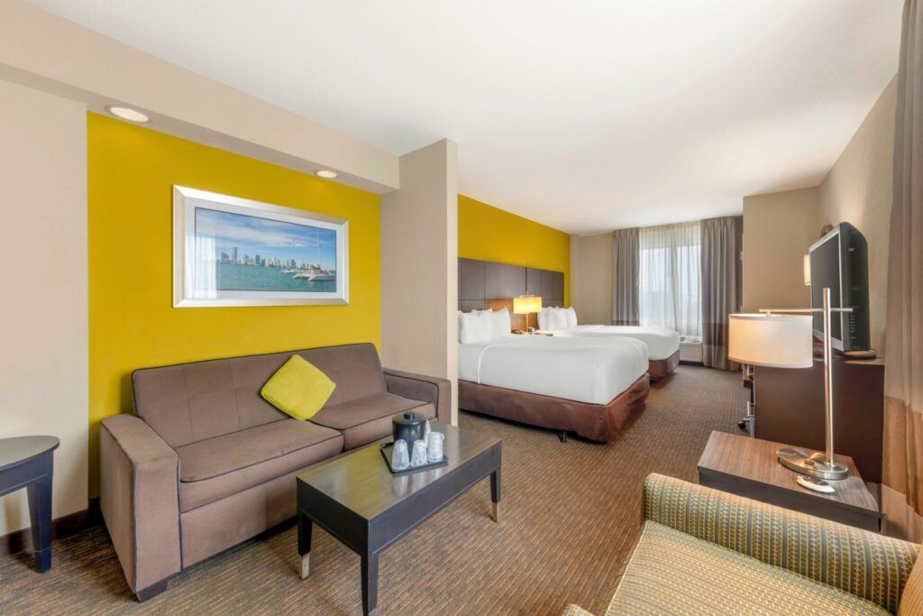 A suites at Comfort Suites Miami North