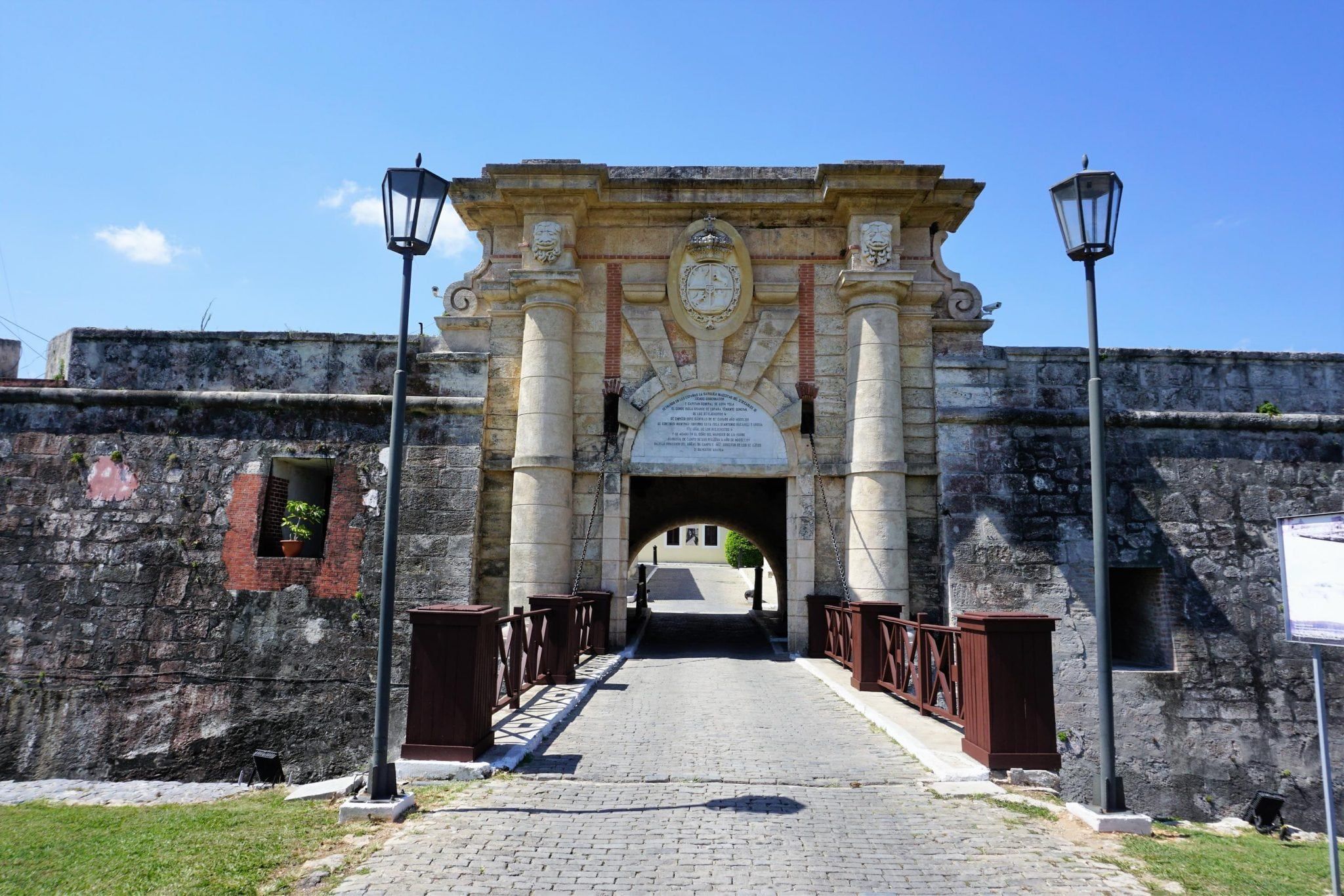 Havana: Morro-La Cabaña Historical Military Park - Rusty Travel Trunk