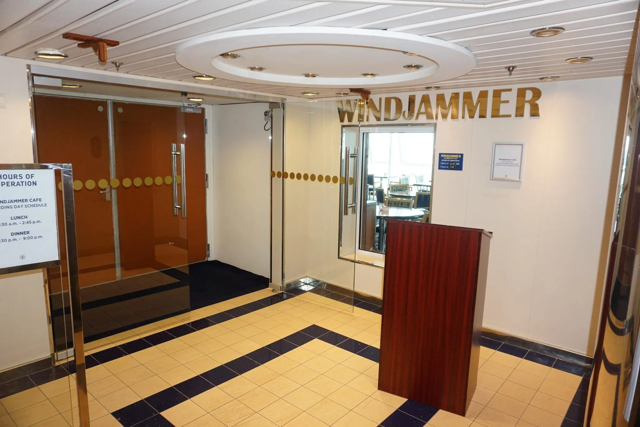 Entrance to Windjammer on Majesty