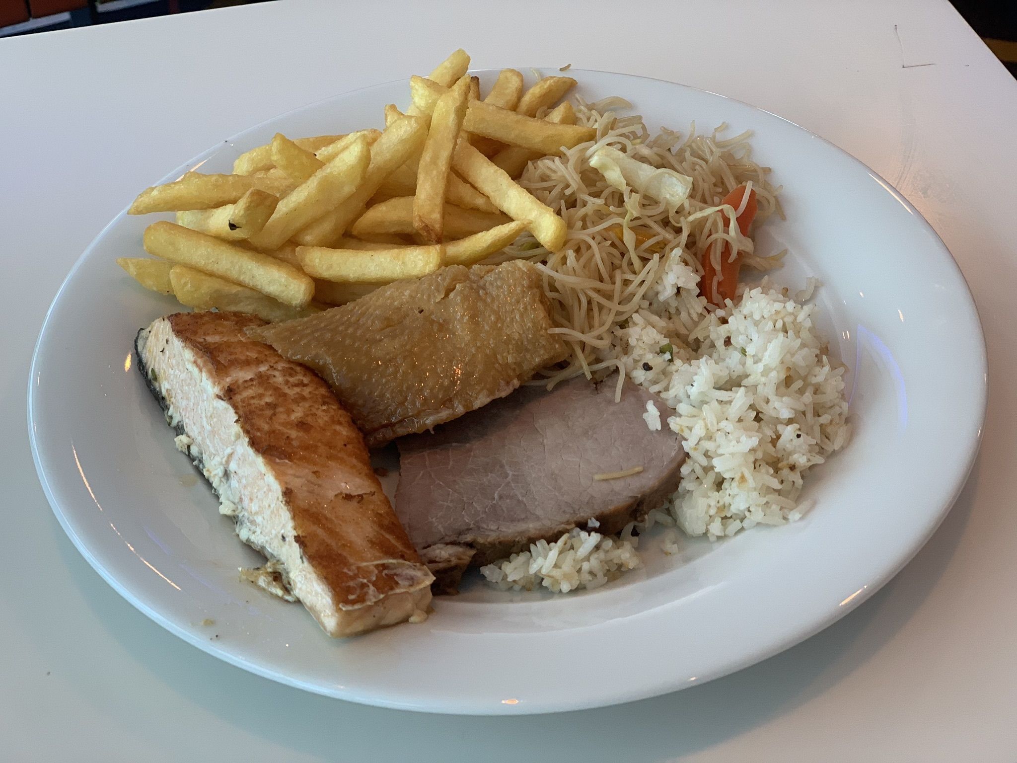 Buffet_Lunch - EatSleepCruise.com