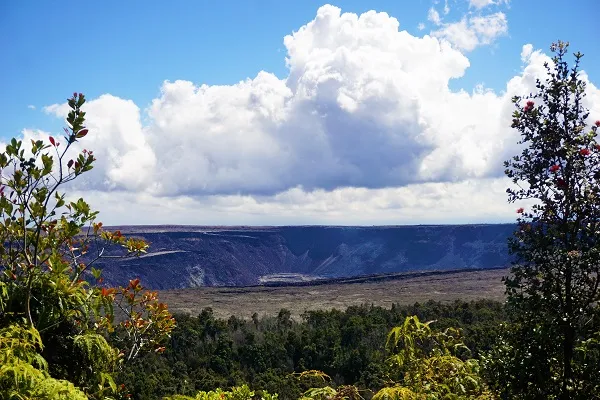 Kilauea Iki Crater look out 