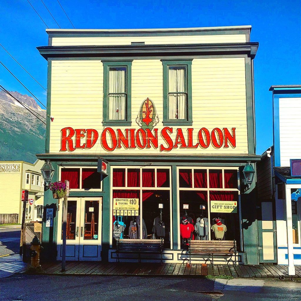 Ghost and Goodtime Girls Walking Tour in Skagway
