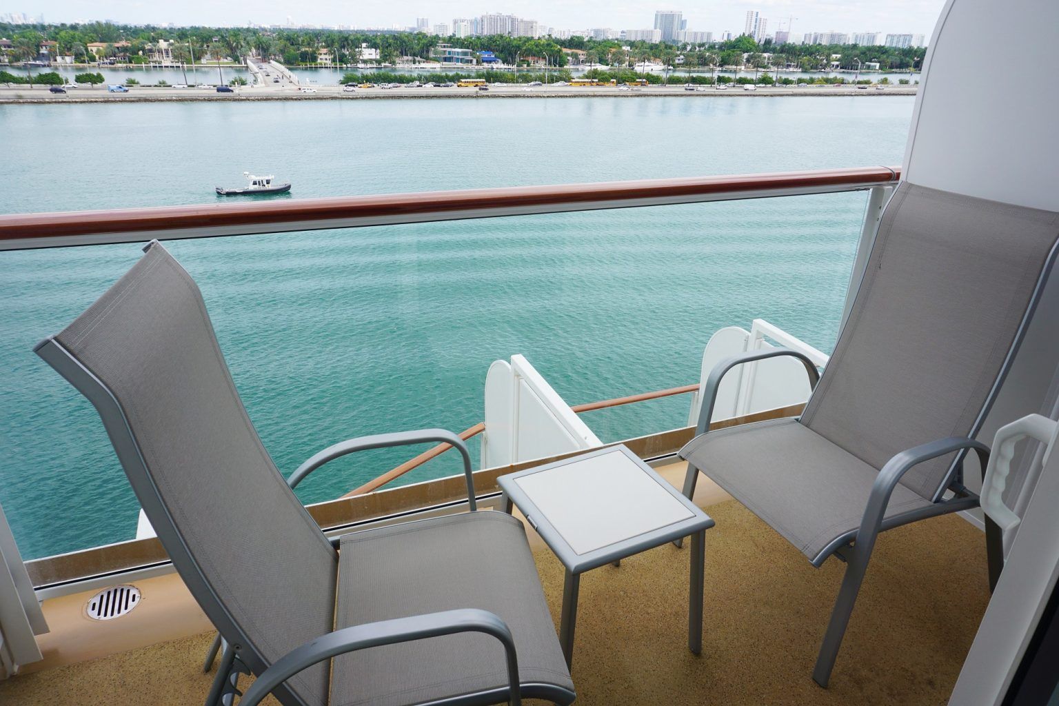 norwegian cruise line suite with balcony