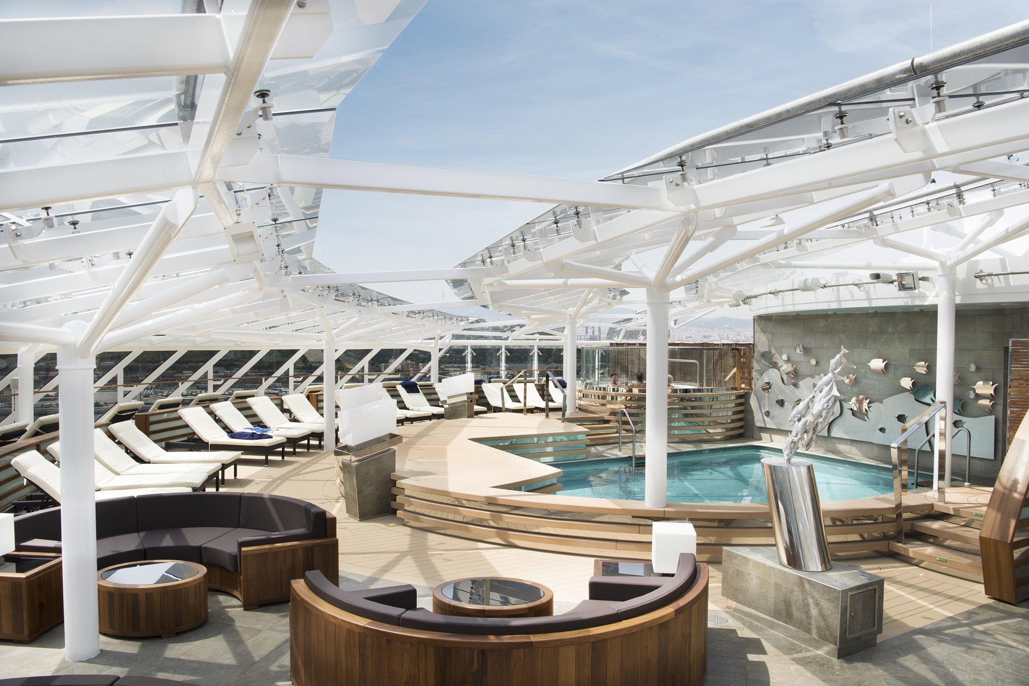 msc meraviglia yacht club benefits