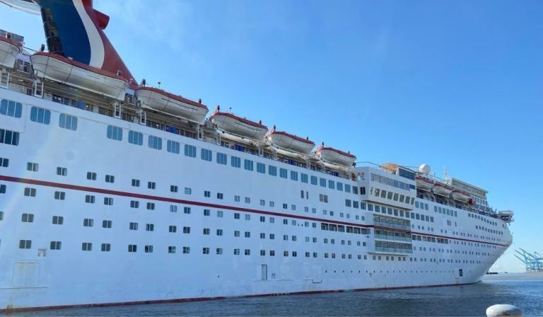 Carnival Sensation Arrives at Mobile AL