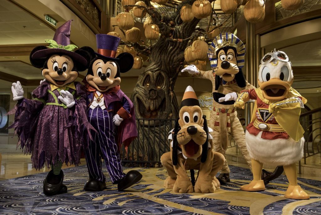 Holiday Magic Returns to Disney Cruise Line