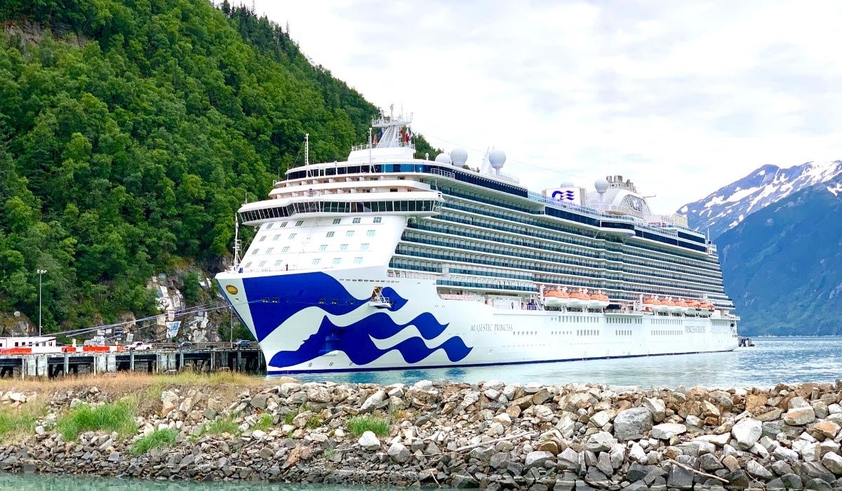 Best Alaska Cruise Planning Tips & Hacks (2022)