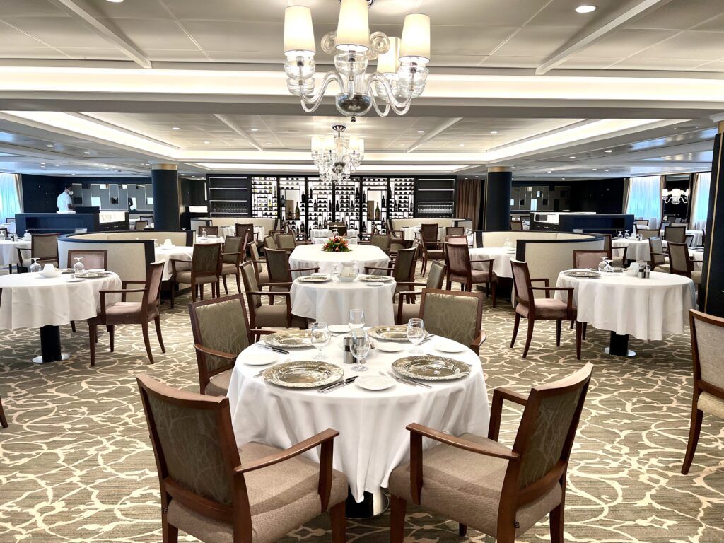 Windstar Cruises Amphora dining room