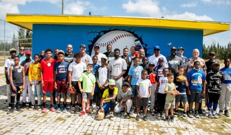 Bahamas Paradise Cruise Line Hosts Softball Match With Former MLB Greats