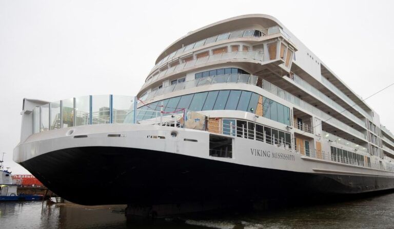 Viking Mississippi Floated Out in Louisiana