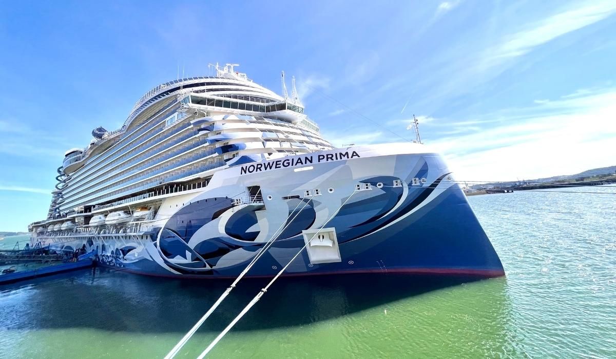 Norwegian Cruise Line has Sustainable Water Bottles on Deck