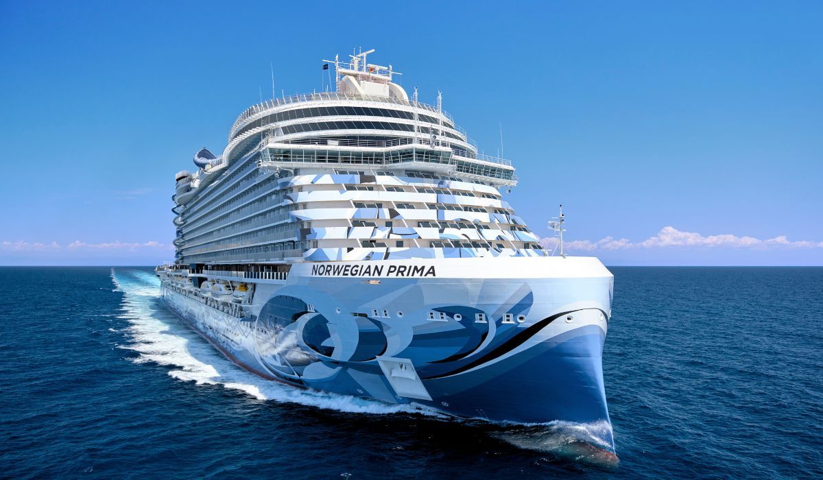 What is Starboard Side on a Cruise Ship? What Color is Starboard Side on a Cruise  Ship? - The Vacationer