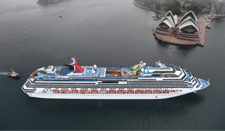 Carnival Splendor Arrives Home in Australia