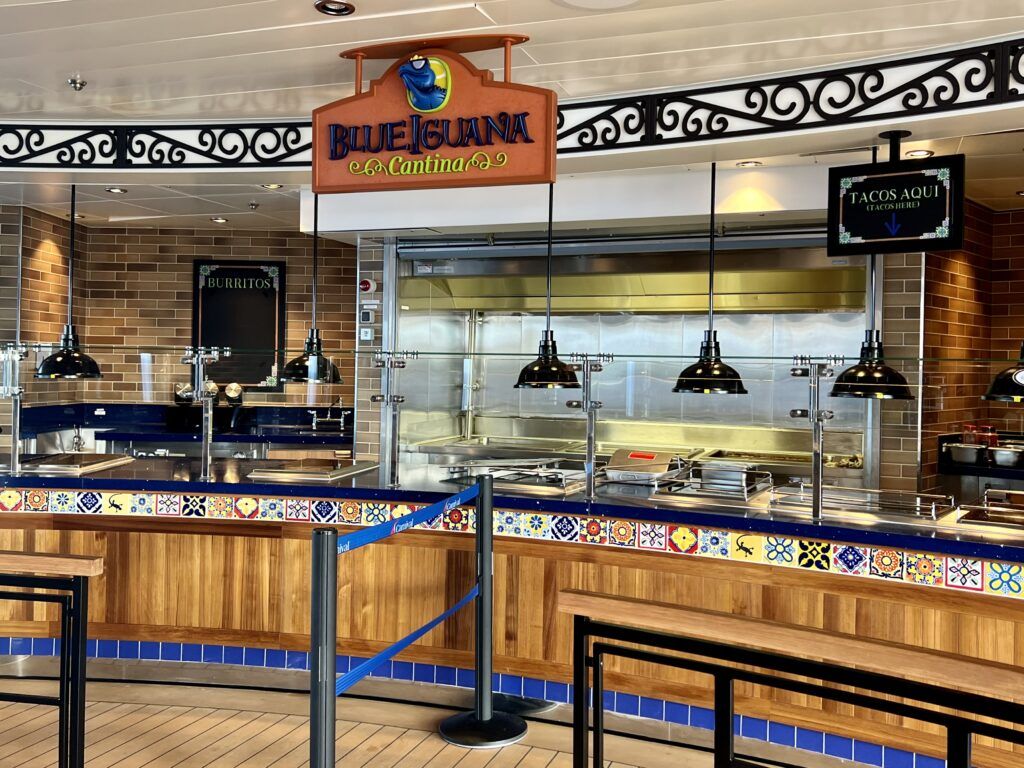 carnival cruise dining hall
