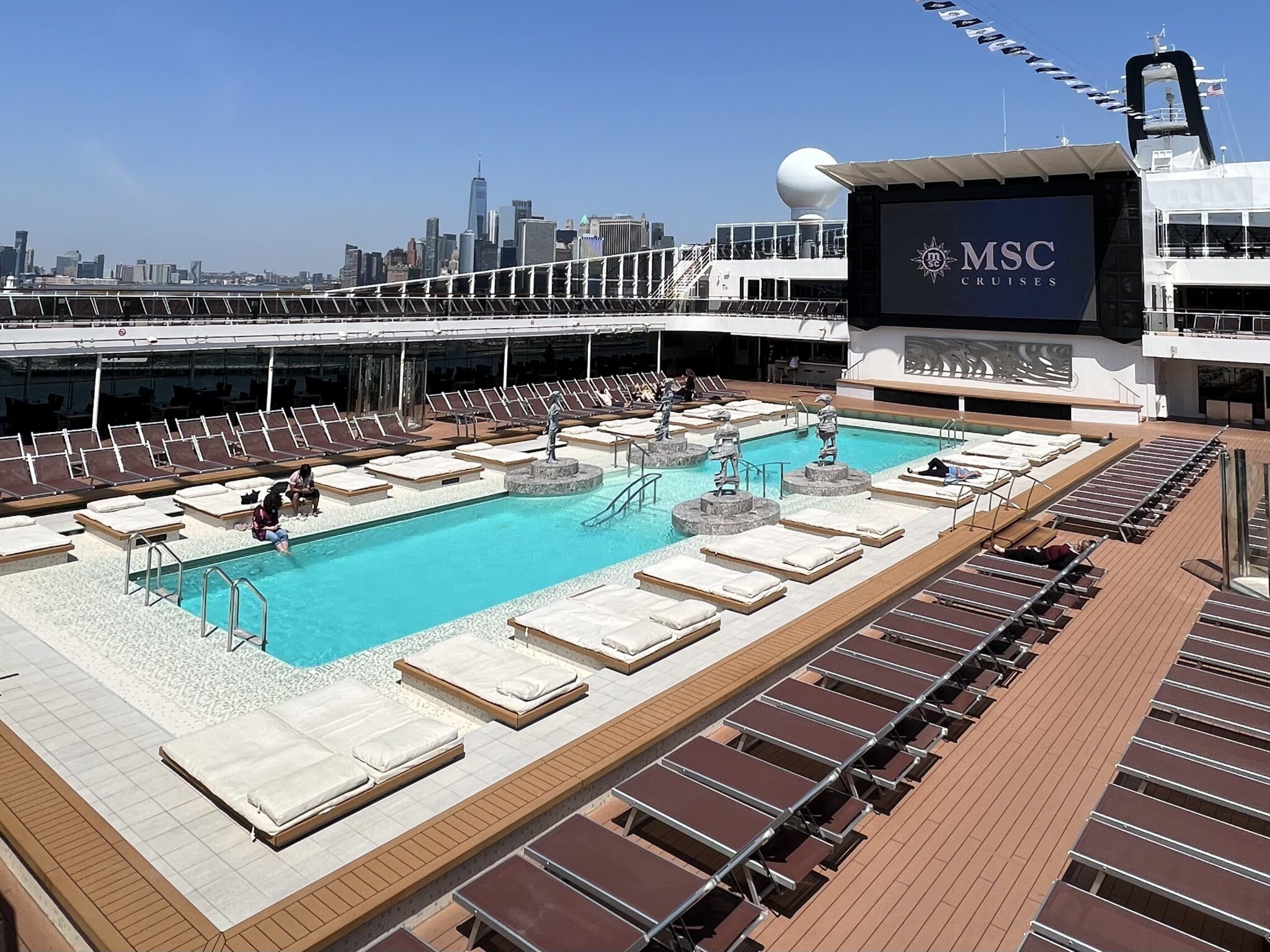 msc meraviglia yacht club benefits