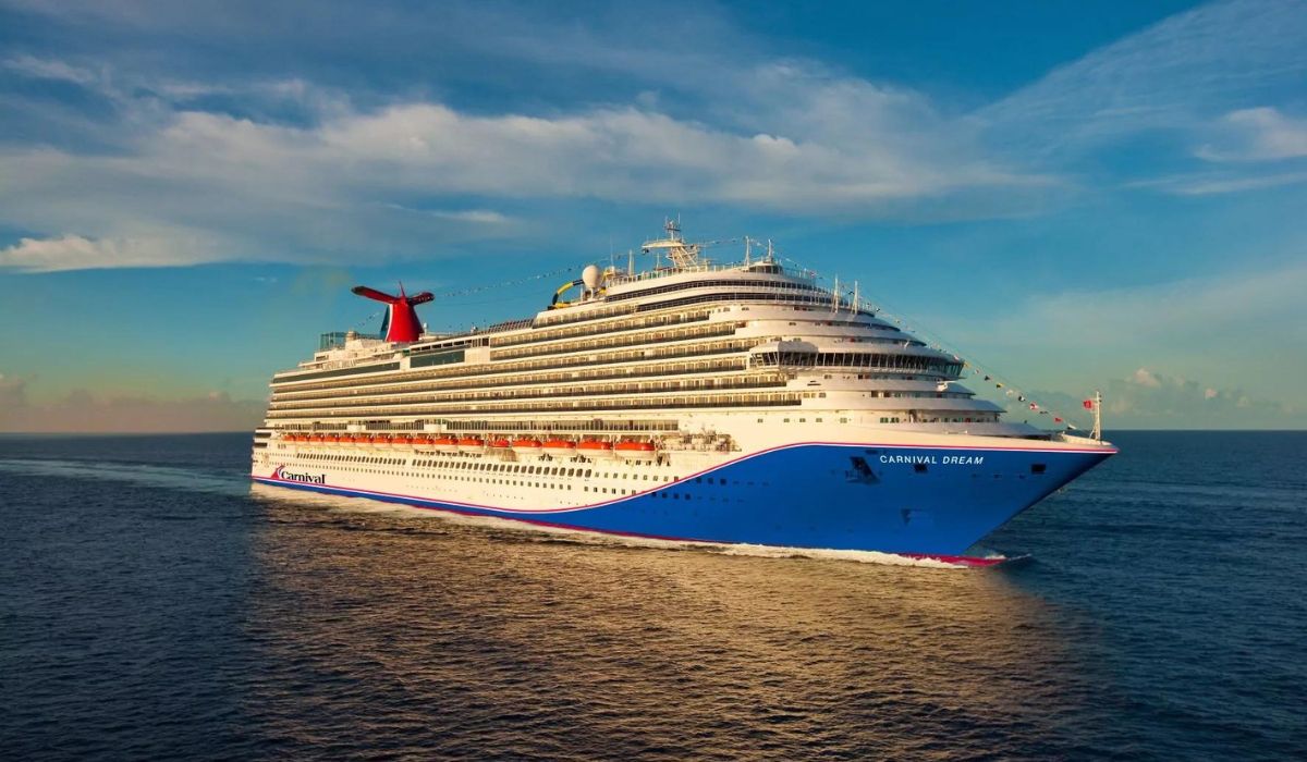 Carnival Cruise Line enforces a key main dining room rule