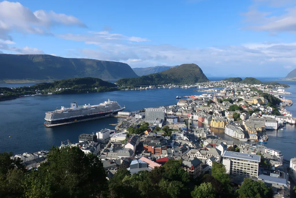 Holland America's 2025 Europe Season Focuses on Longer and More Immersive Itineraries