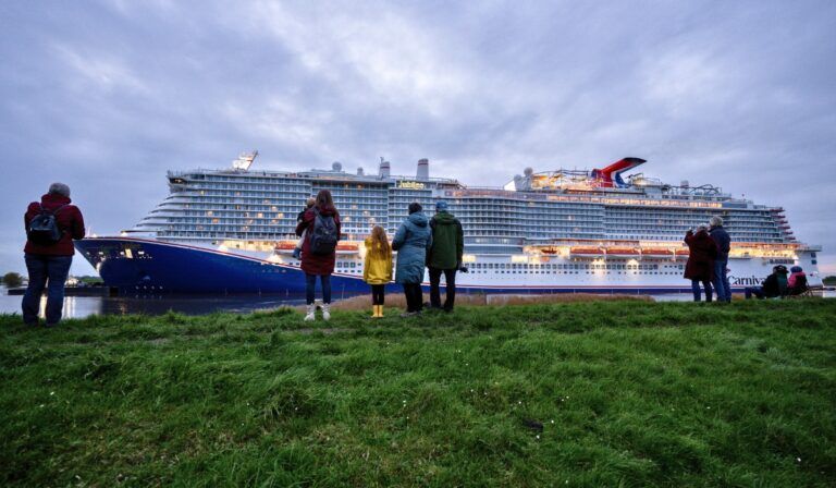 Carnival Jubilee Completes River Conveyance as She Readies for Sea Trials