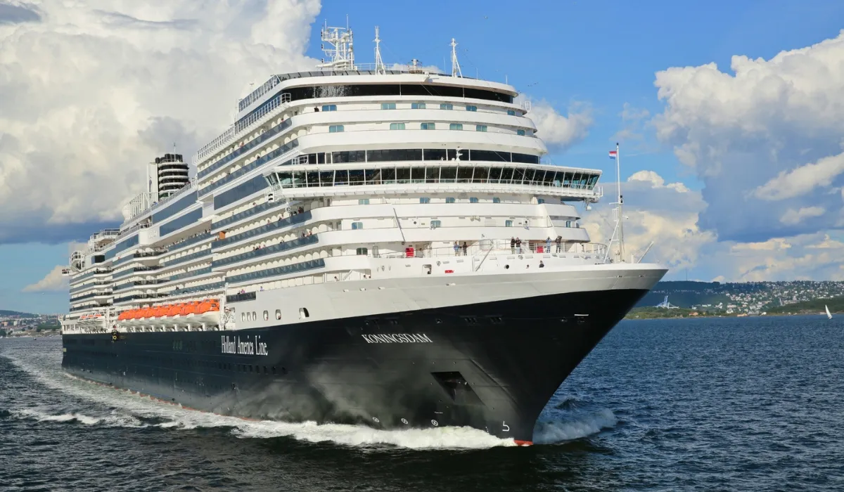 Holland America to Serve New Dutch Dinner on Every Cruise For ‘Dutch Day’