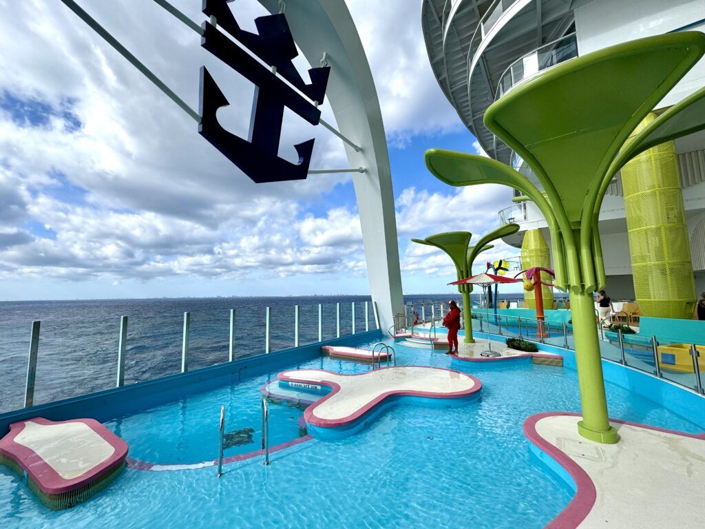 Pool Decks on Icon of the Seas vs. Carnival Jubilee 