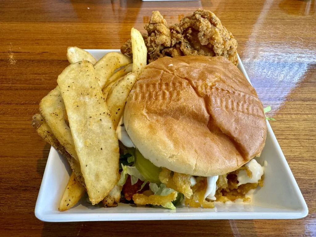 Icon of the Seas vs. Carnival Jubilee Casual Dining