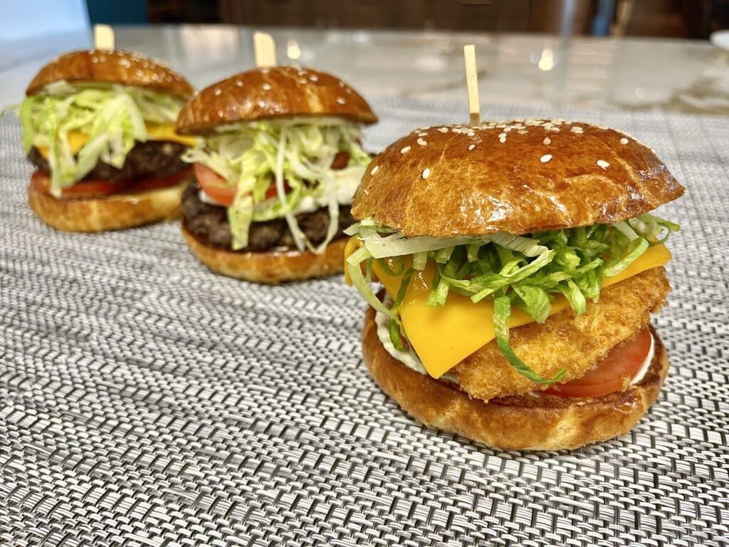 waves grill oceania cruises sandwiches burgers
