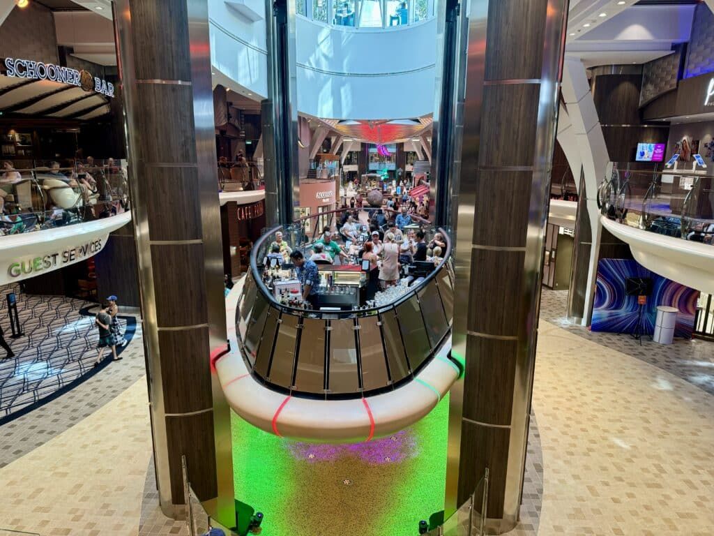 Utopia of the Seas bars