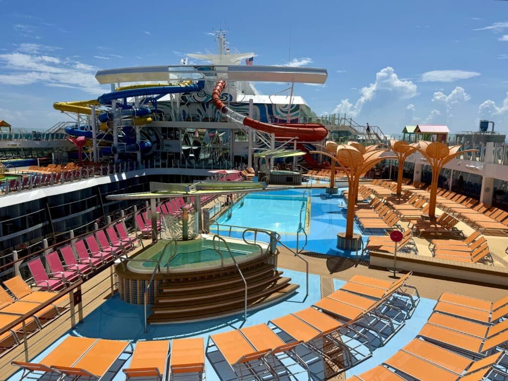 utopia of the seas pool de