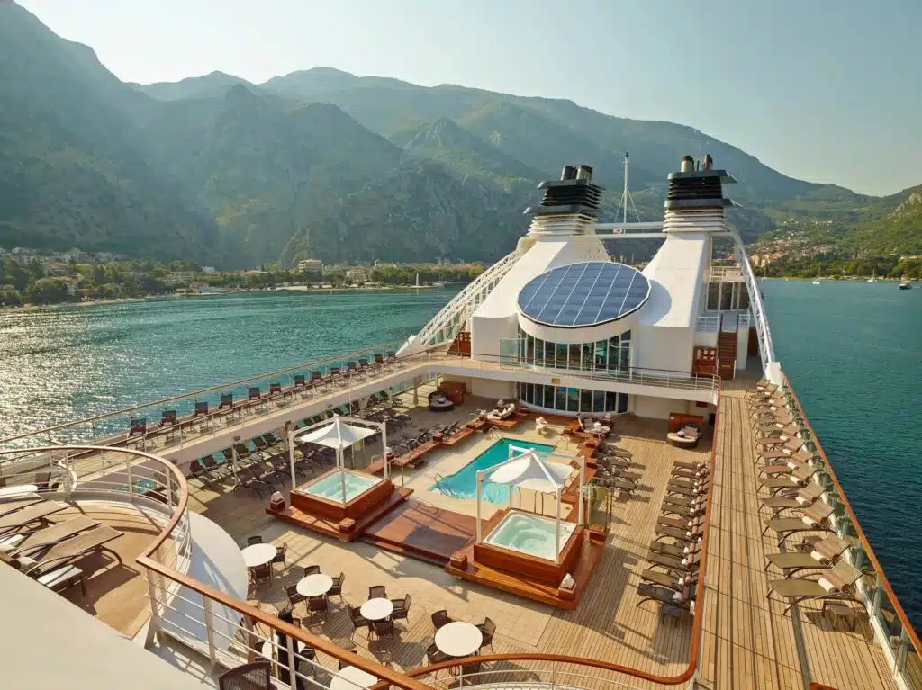 seabourn cruise ship top pool deck