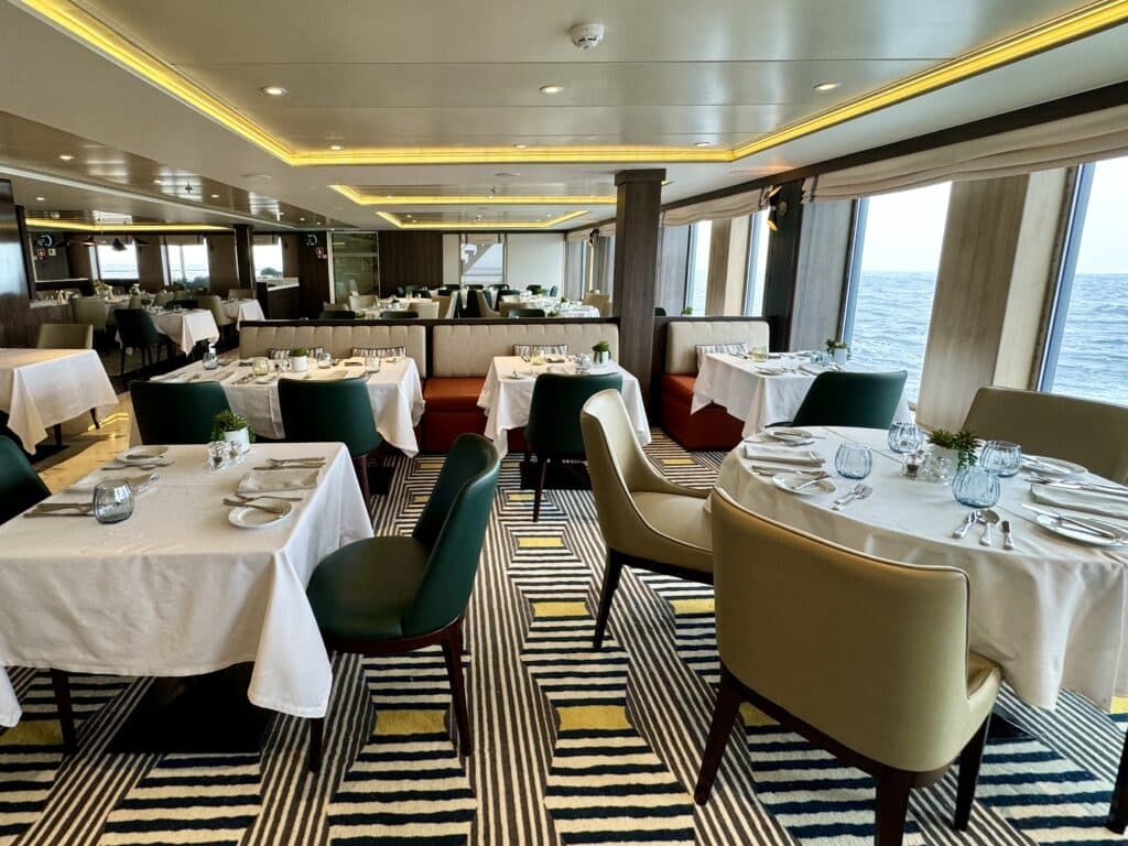 Atlas Ocean Voyages restaurants