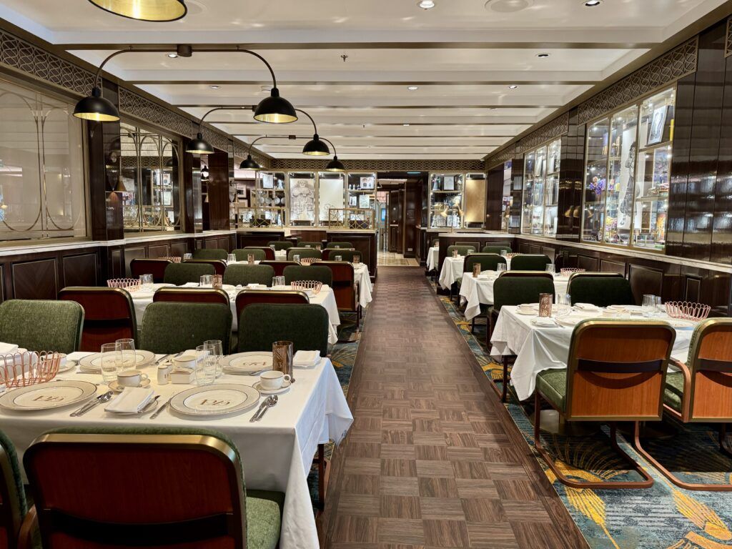 1923 Dining Room on Disney Treasure