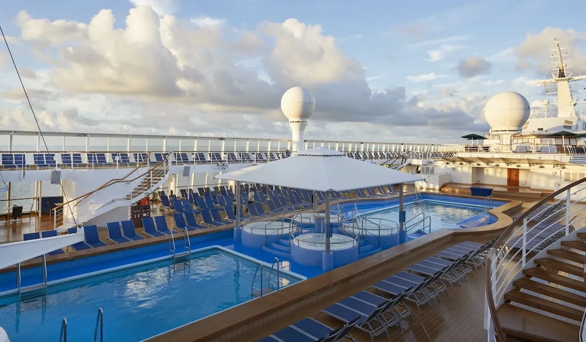 norwegian cruise line norwegian sun pool deck