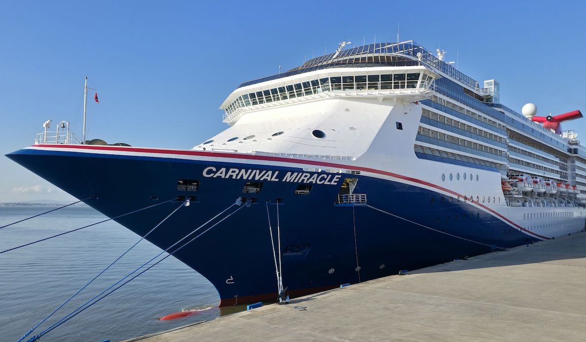 carnival miracle exterior bow