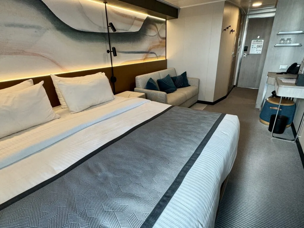 Norwegian Aqua balcony room